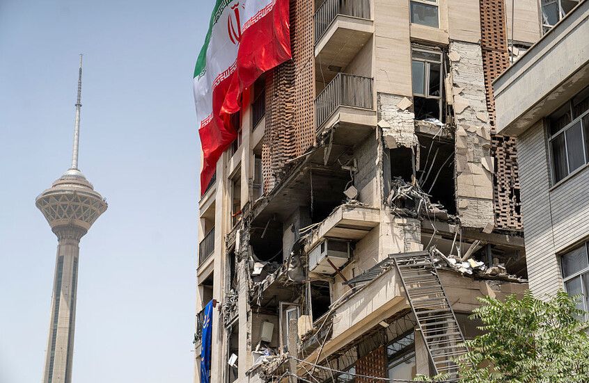 رئيس الأركان الإيراني يتوعد واشنطن وتل أبيب: سنراقب أي تحرك قادم