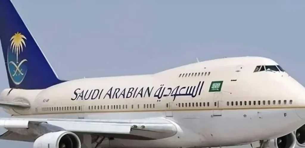 فاجعة.. وفاة طيار سعودي خلال رحلته إثر أزمة صحية