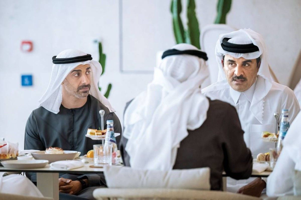 رئيس الدولة وأمير قطر: الحوار والحلول الدبلوماسية السبيل الوحيد لتجاوز أزمات المنطقة والعالم