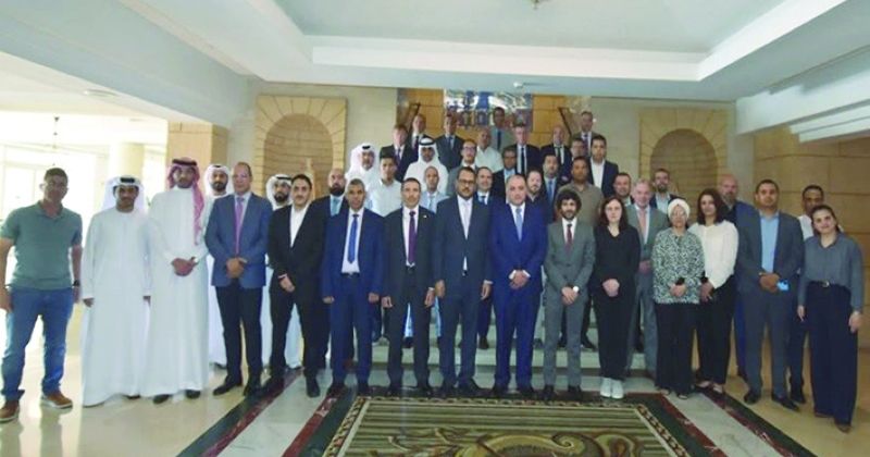 لقطة جماعية للمشاركين في الورشة