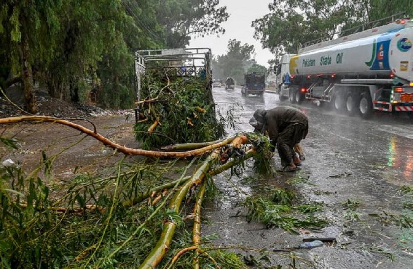 باكستان.. مصرع 11 شخصا جراء الفيضانات والعواصف