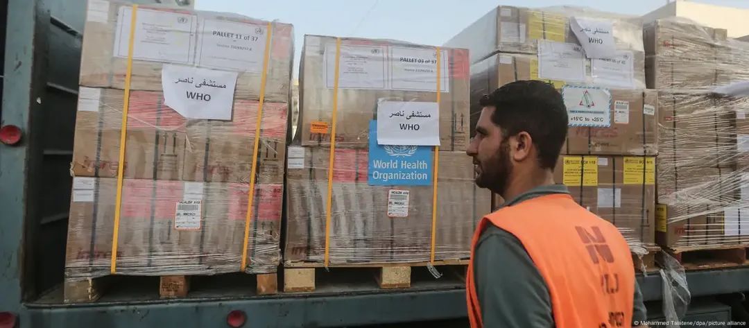 “الصحة العالمية” تعلن إدخال أولى شحناتها الطبية إلى غزة منذ مطلع مارس الماضي