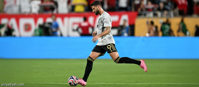 بالتراضي.. جيرو ينفصل عن لوس أنجليس