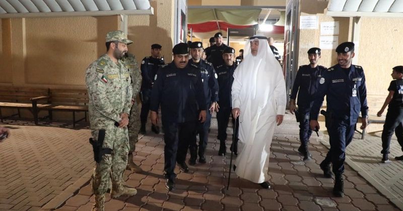 النائب الأول يواصل جولاته التفقدية للاطمئنان على تأمين الحسينيات