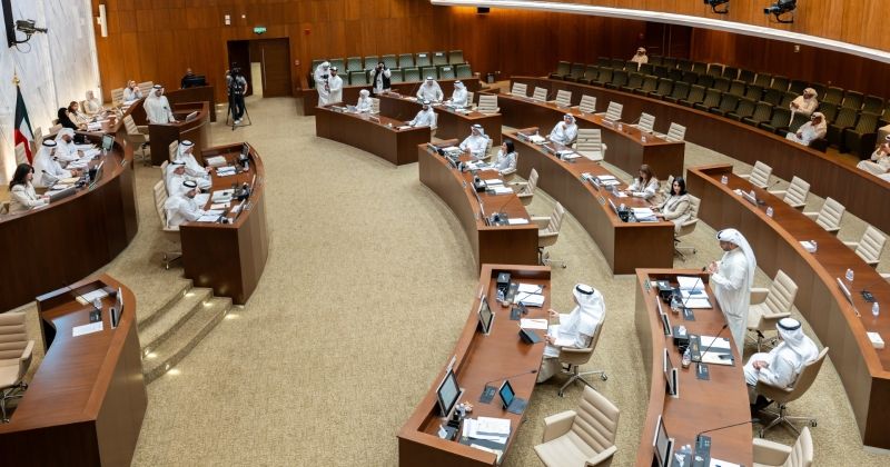 «المجلس البلدي» يوافق على طلب «الكهرباء» تخصيص مسارات خطوط هوائية تربط الشقايا والوفرة