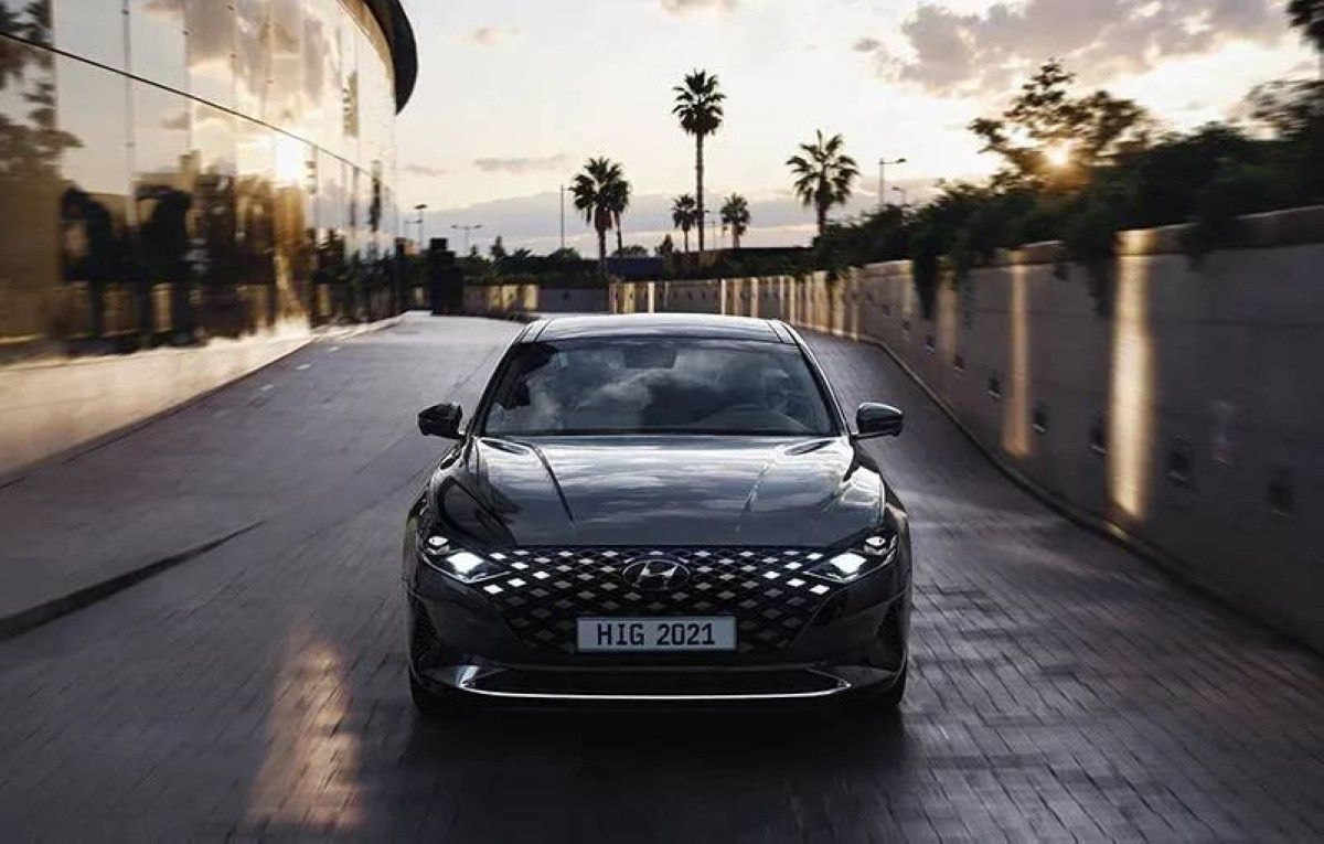 «هيونداي أزيرا» بتقنيات جديدة في أسواق الإمارات