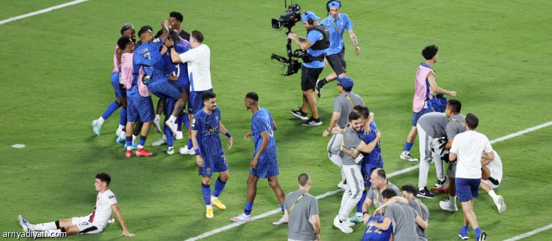 «الأزرق» يواجه فلومينينسي على مسرح إسقاط السيتي