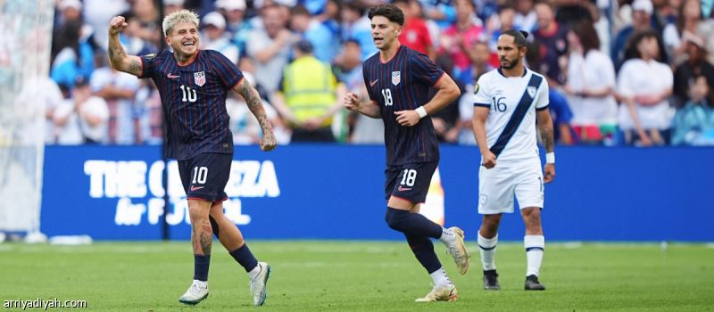 ثنائية لونا تصعد بأمريكا إلى النهائي