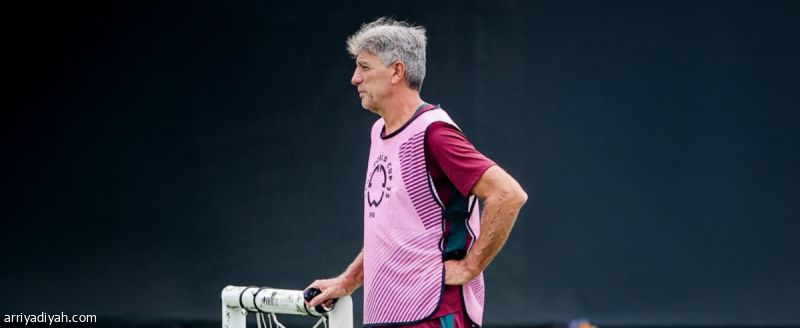 قبل التدريب.. لاعبو فلومينينسي يستعينون بـ«واقي الشمس»