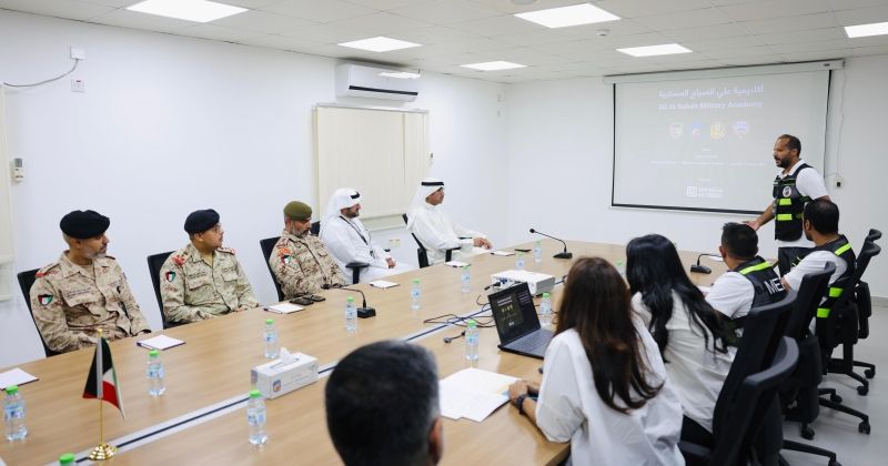 وزير الدفاع يتفقد مشروع أكاديمية علي الصباح العسكرية الجديدة