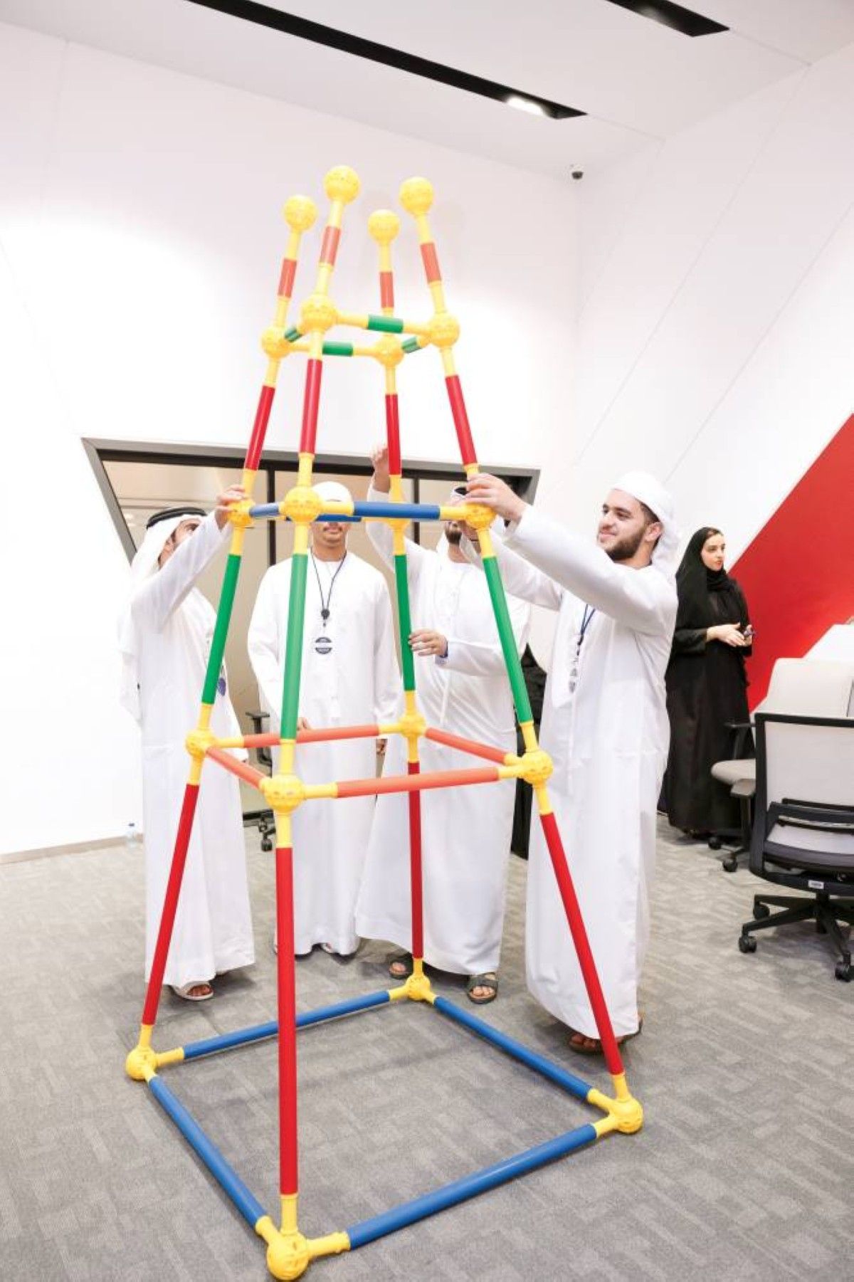 بلدية دبي تعزز مهارات 200 طالب وفرصهم الوظيفية