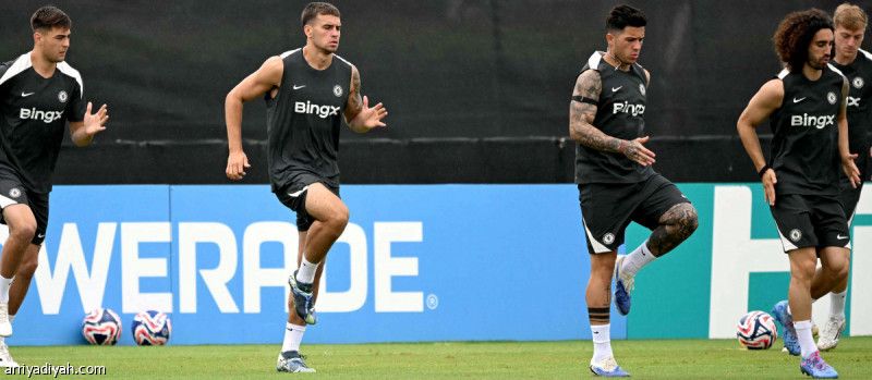 «يويفا» يغرّم برشلونة وتشيلسي 46 مليونا