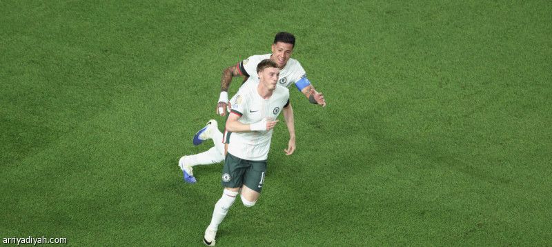 النيران الصديقة تمنح تشيلسي بطاقة نصف النهائي