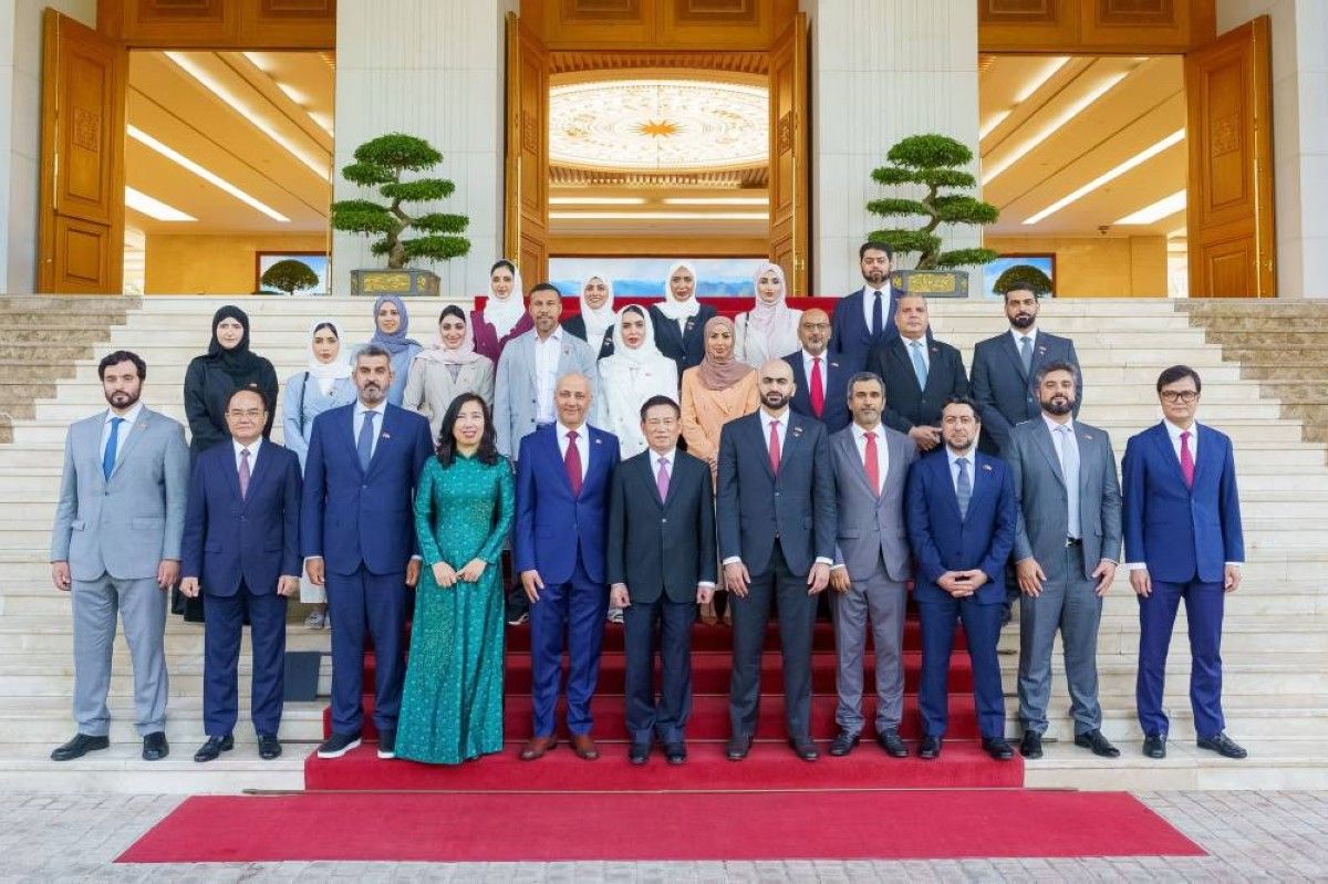 منتسبو برنامج قيادات حكومة الإمارات يتعرفون على تجربة فيتنام في التحول التنموي