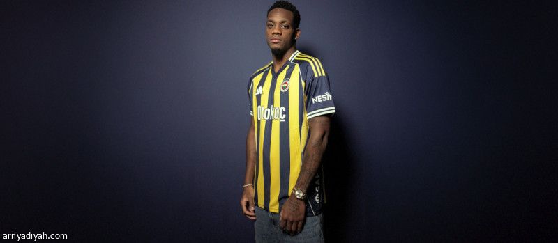 النصر يسدد رواتب دوران ويكسب 4