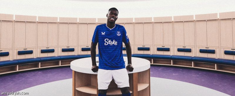 باري.. ثاني صفقات إيفرتون