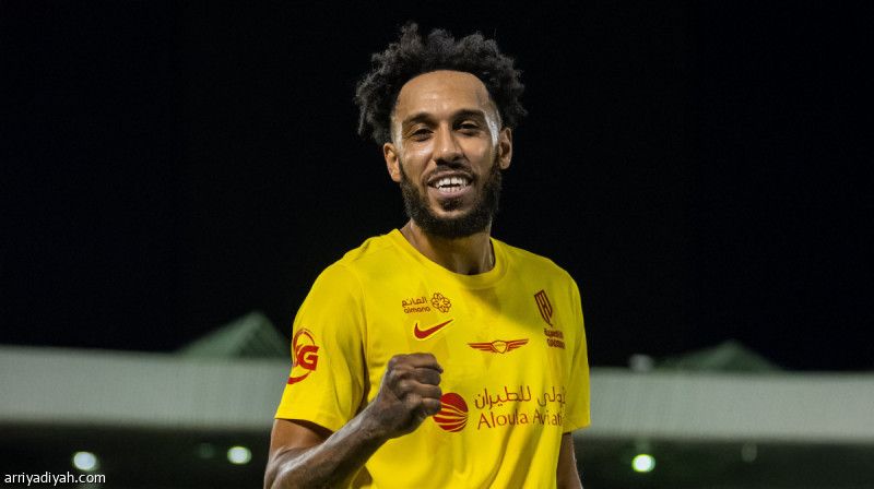 الاتفاق يقترب من أفريقي.. ويفاوض «أوبا»