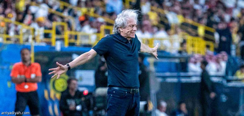 جيسوس يقود النصر بعدما حرمه كأسين