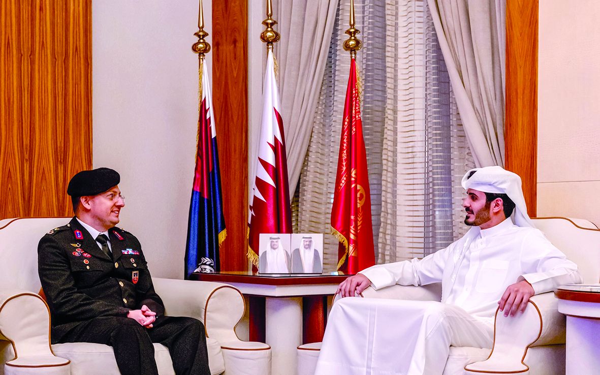 وزير الداخلية يستقبل ضابط الارتباط لقوات الدرك التركي