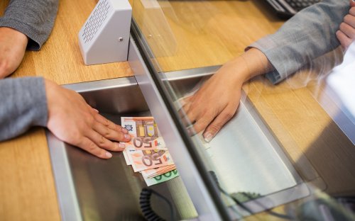 رسمياً: منحة فورية للعاطلين عن العمل في السعودية بقيمة الفين ريال