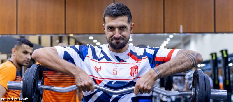 الرياض يبحث عن 3.. ويستبعد سالي