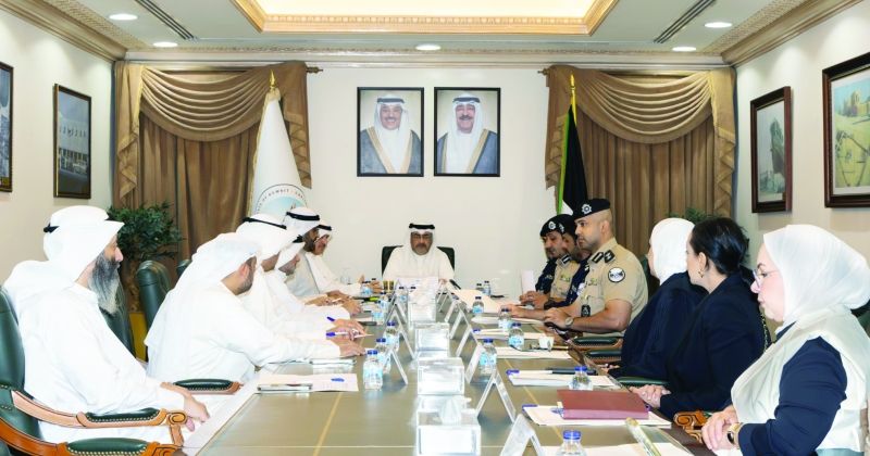 محافظ العاصمة مترئساً اجتماع مجلس المحافظة