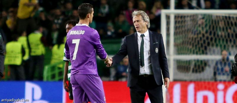 جيسوس.. سادس برتغالي يدرب رونالدو