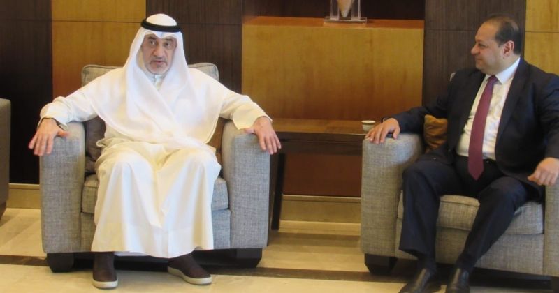 اليوسف في مطار رفيق الحريري قبيل المغادرة