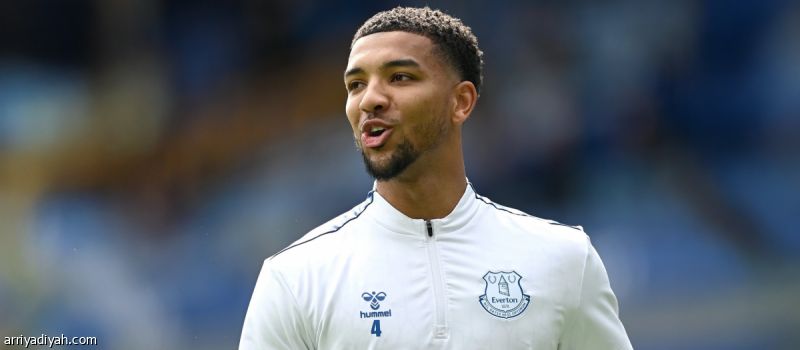 الغرافة يتعاقد مع هولجات