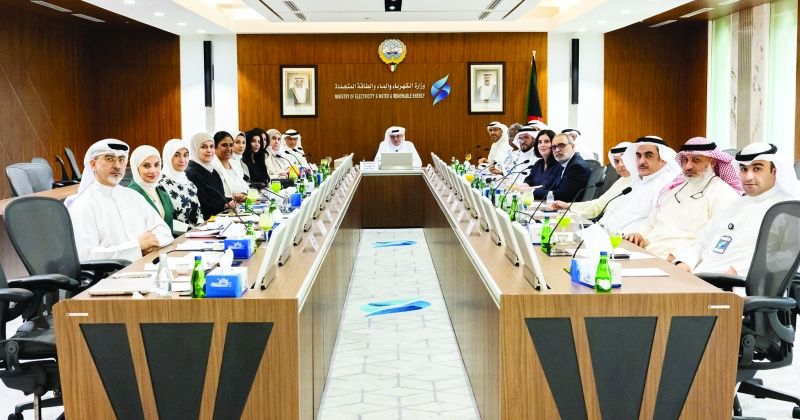 المخيزيم مترئساً اجتماع اللجنة العليا للطاقة