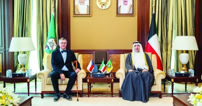 مبارك الحمود مستقبلاً سفير التشيك