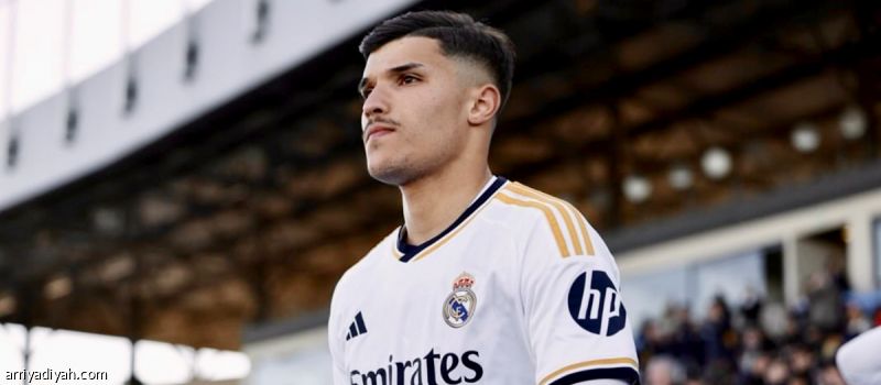 ألافيس يضم لخديم مدافع الريال