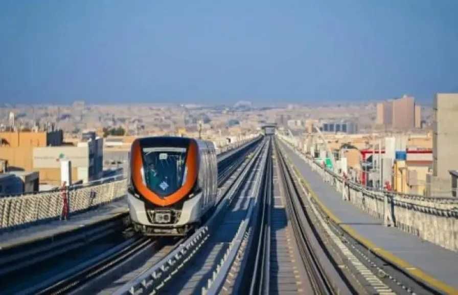 ثورة التنقل في الرياض تبدأ الآن.. مواعيد قطار وحافلات جديدة تغير قواعد اللعبة