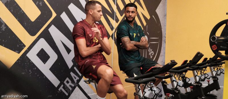 الخليج يواجه أيندهوفن والوصل