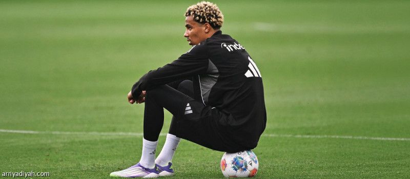 بعد انسحاب نيوكاسل.. ليفربول يقترب من إيكيتيكي