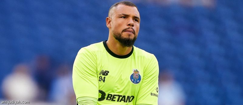 بترشيح سيرجيو.. الأخدود يستقطب حارس بورتو