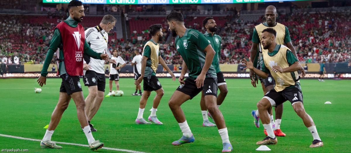 قبل الملحق.. الأخضر يدرس مواجهة مقدونيا