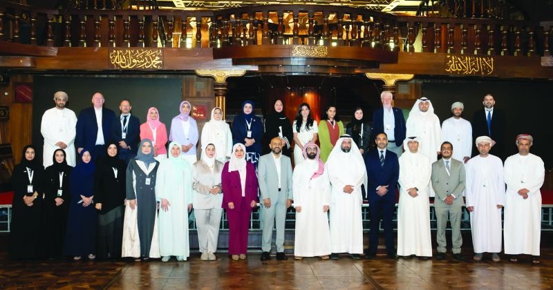 المشاركون في الورشة في لقطة جماعية