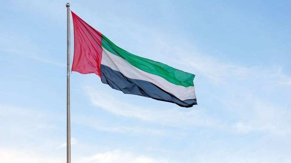 حكام الإمارات يعزون خادم الحرمين بوفاة الأمير الوليد بن خالد