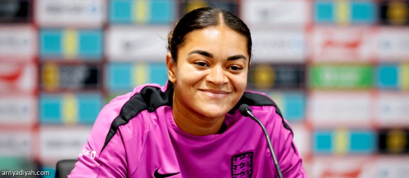 بعد الإساءة العنصرية.. إنفانتينو يتضامن مع جيس