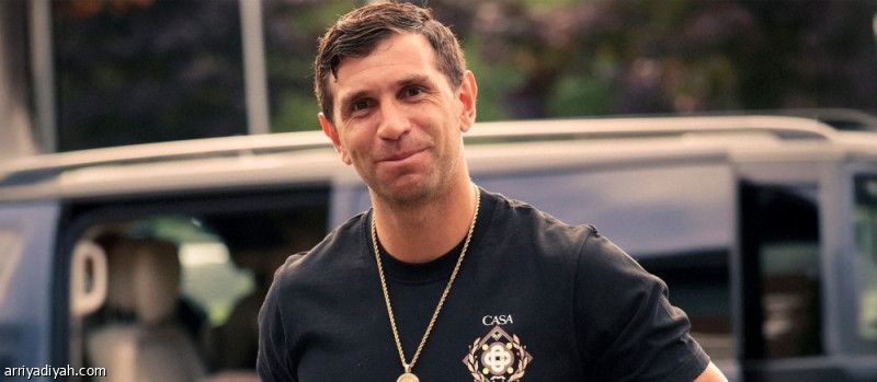 بعد إصابة أونانا.. يونايتد يخطط على مارتينيز