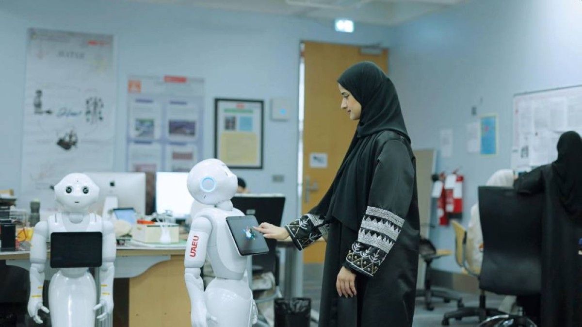 فريق من جامعة الإمارات يطور «روبوتات ذكية» لصيانة الأنابيب تحت الأرض