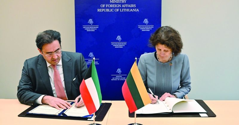 معرفي وبليبيتي يوقعان على مذكرة التفاهم