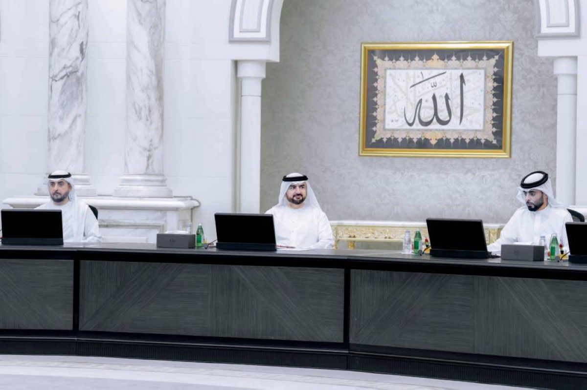 «تنفيذي الشارقة» يناقش الخطط التطويرية وجودة الخدمات