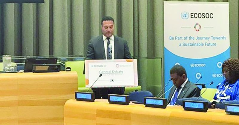 فيصل العنزي يلقي كلمته في المنتدى السياسي