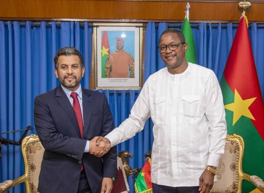 وزير الشؤون الخارجية في بوركينافاسو يجتمع مع القائم بالأعمال القطري