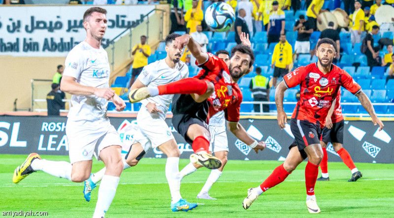 التعاون يتعاقد مع العقل