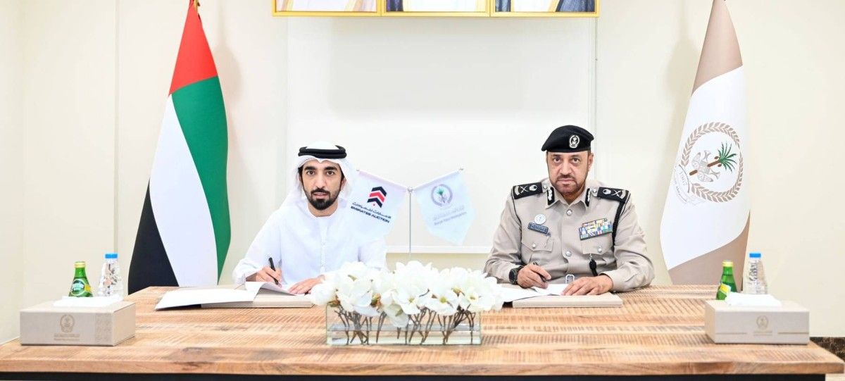 اتفاقية تعاون بين شرطة الشارقة و«الإمارات للمزادات» لبيع الأرقام المميزة