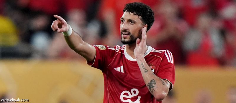 كولومبوس ينهي أزمة الأهلي وأبو علي