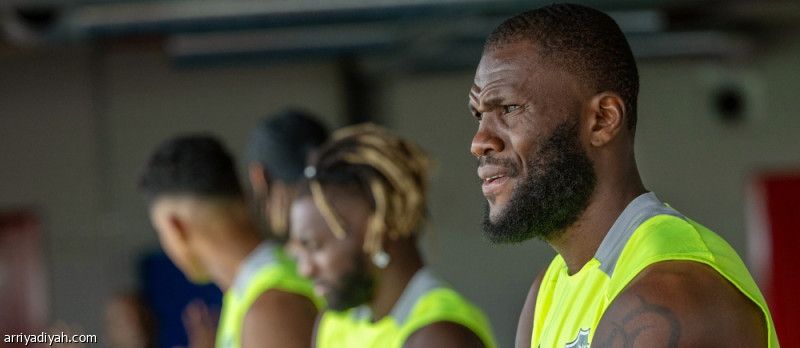 ليدز يزاحم فيورنتينا على كيسيه